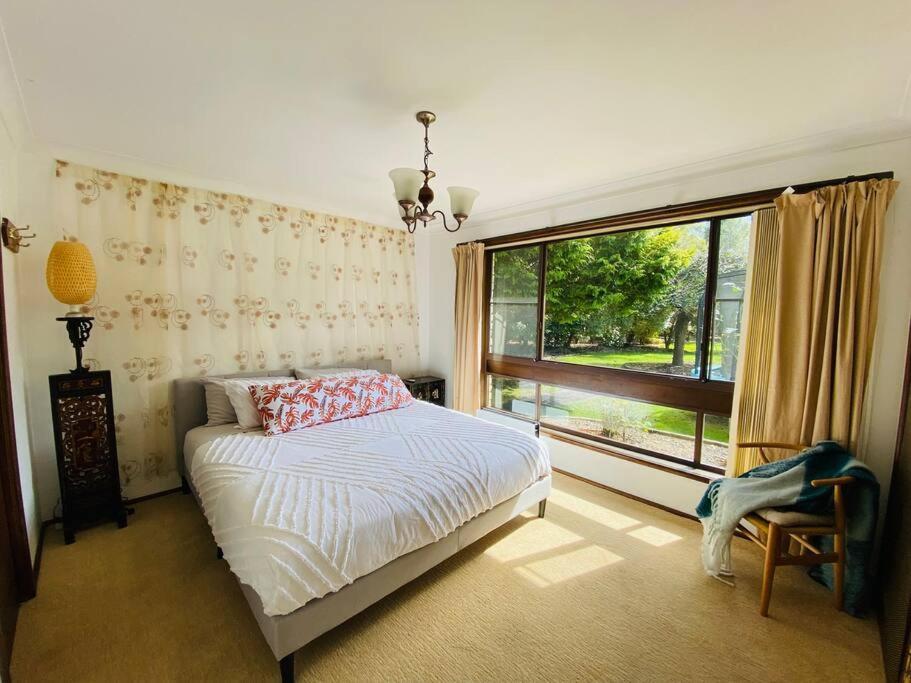 Relaxing At Acreage Holiday home *